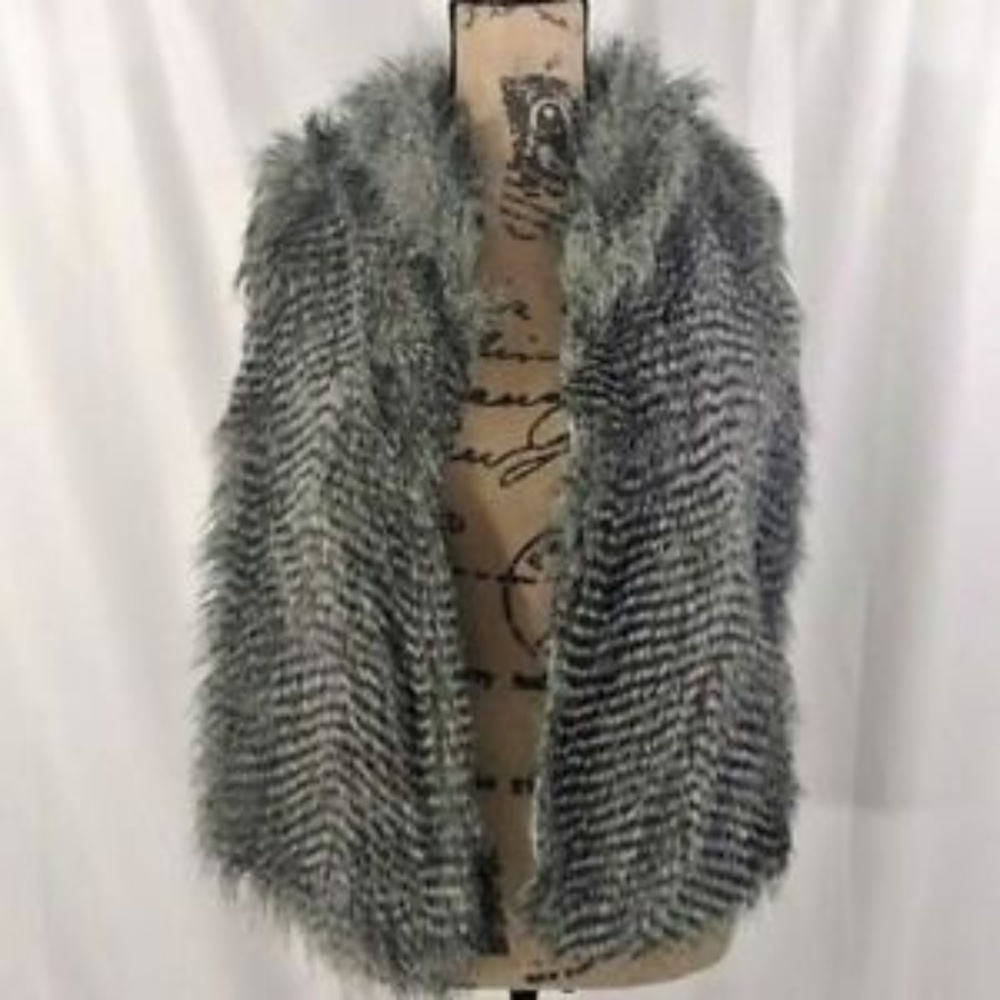 Emmelee - Warm Faux Fur Vest